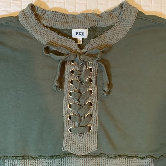 BKE Buckle Waffle Knit Lace Up Thermal Pullover, Olive Army Green, Women’s Large - Picture 10 of 16